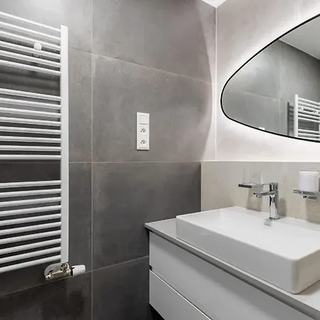Stylish Haven Skypark Lägenhet Bratislava