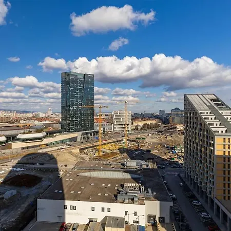 Stylish Haven Skypark Lägenhet Bratislava