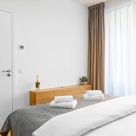 Stylish Haven Skypark Братислава